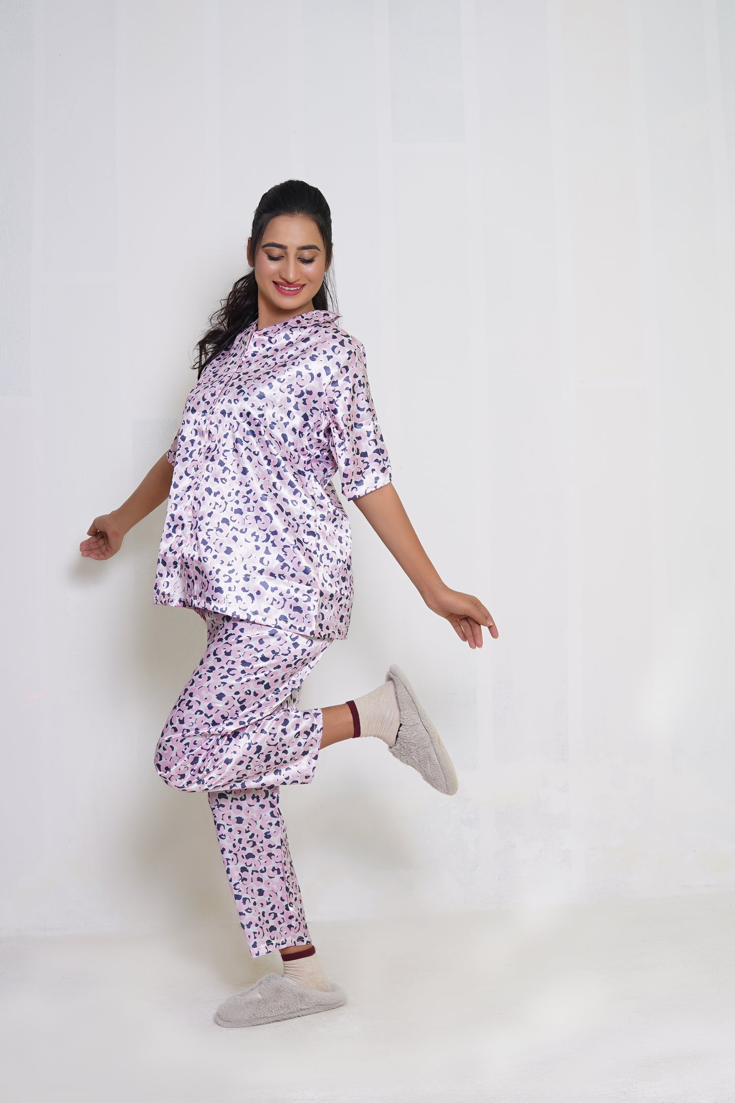 Body Girl Elegant 2-Piece Printed Pajama Shirt Set – Comfortable & Stylish Sleepwear