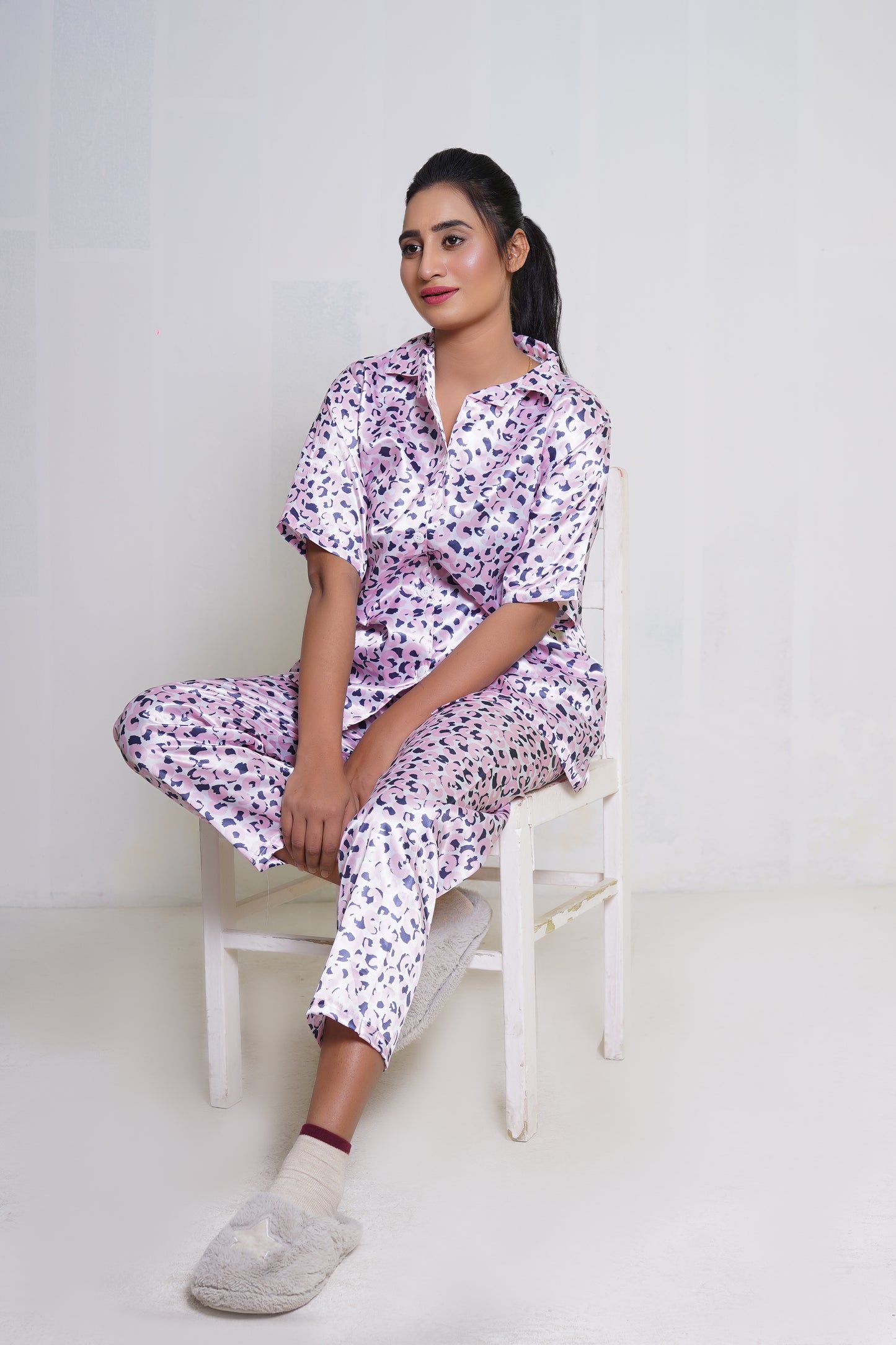 Body Girl Elegant 2-Piece Printed Pajama Shirt Set – Comfortable & Stylish Sleepwear